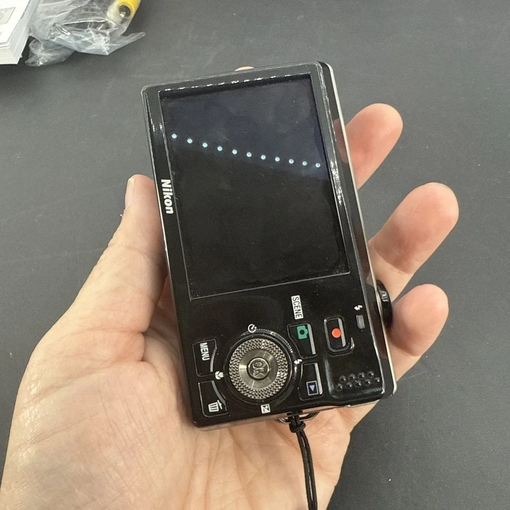 Nikon COOLPIX S6000 14.2MP Compact Camera READ For Parts / Fix